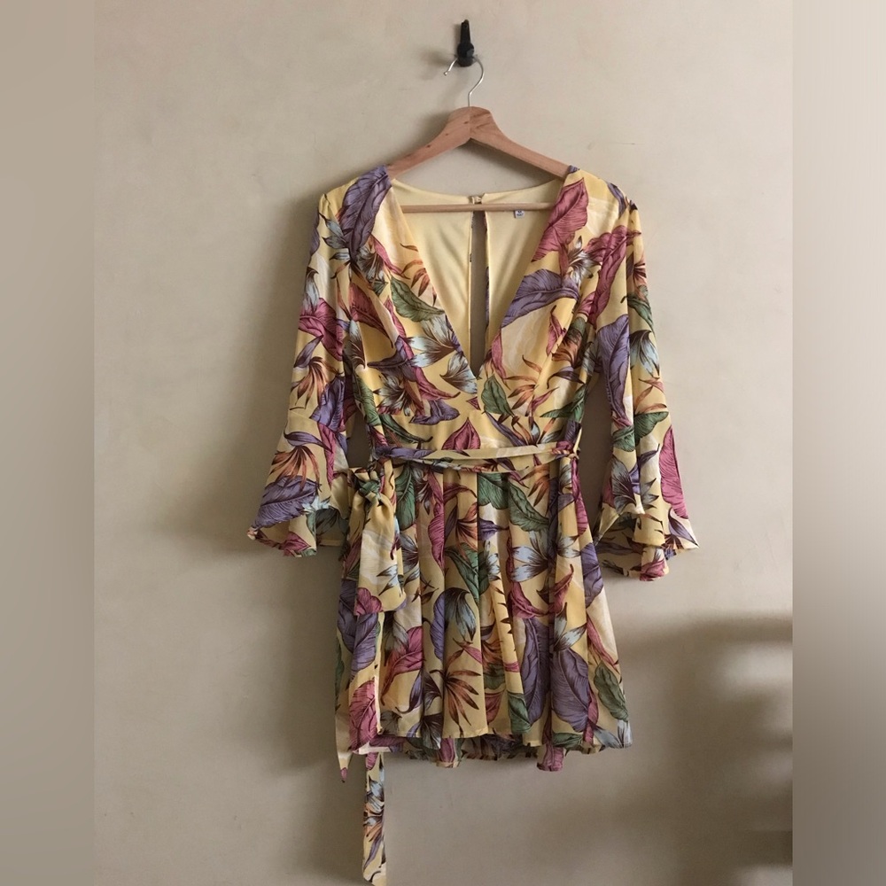 Gorgeous Floral Wrap Romper with Sash NWOT - Picture 2 of 7